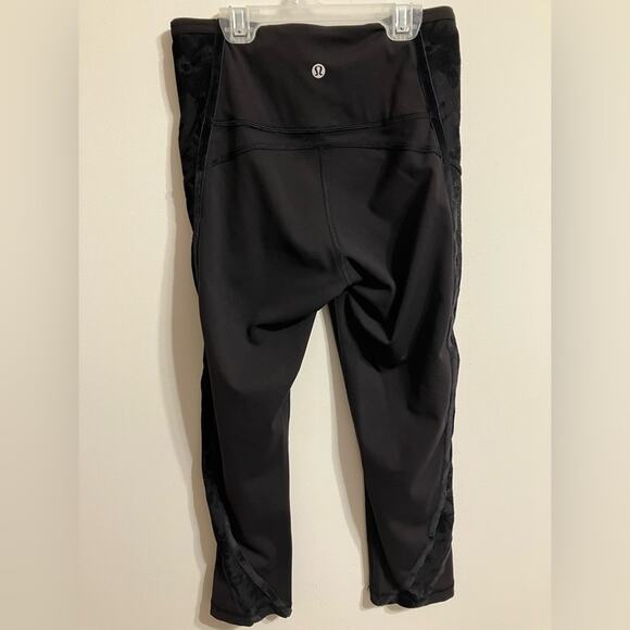 Lululemon Wunder Under Crop High-Rise‎ Black Velvet Floral Flocked 21 Sz 4 - Picture 7 of 13